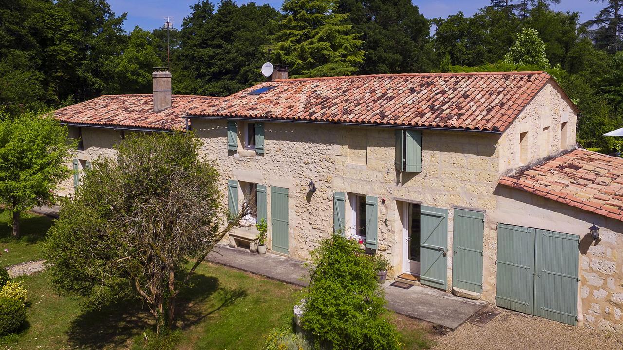 Gite La Maison De La Pimpine Lignan De Bordeaux Exterior photo